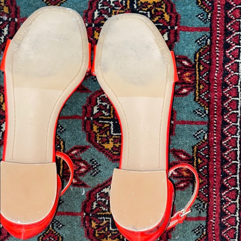 Red Heels - Picture 6 of 6